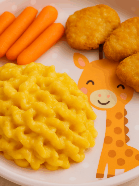 Boxed mac n cheese gets upgraded thanks to the inclusion of butternut squash and cauliflower into the sauce.