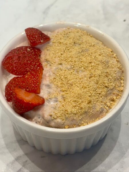 strawberry cheesecake overnight oats toddler breakfast ideas