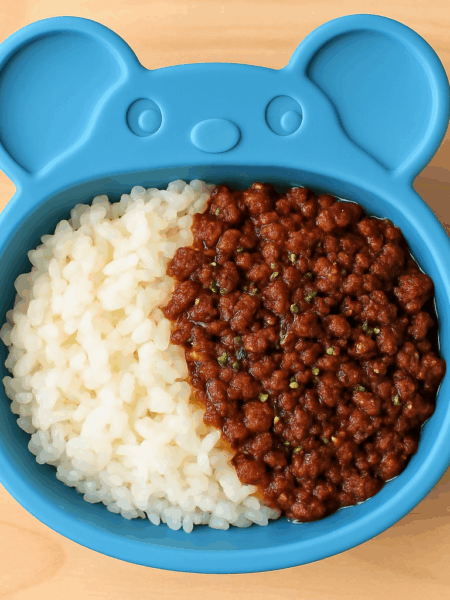 This ideal dinner for picky eaters features ground beef prepared bulgogi style, sided with fluffy white rice.